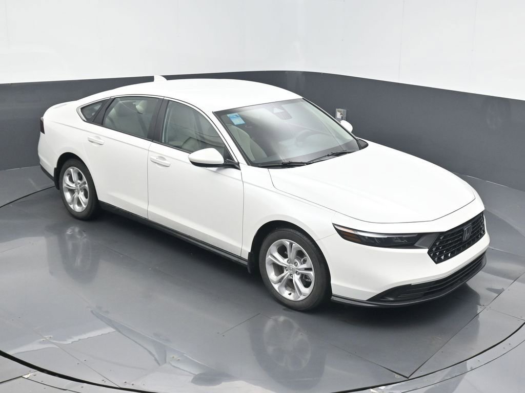 Used 2025 Honda Accord LX image 27