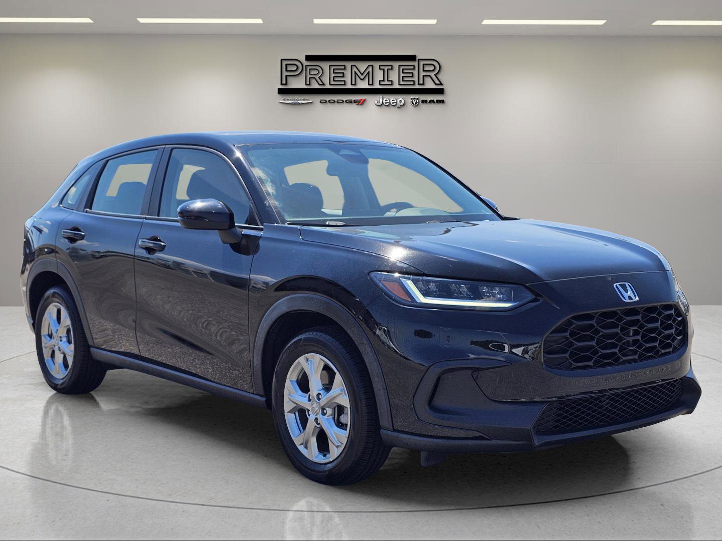 Used 2023 Honda HR-V LX image 3