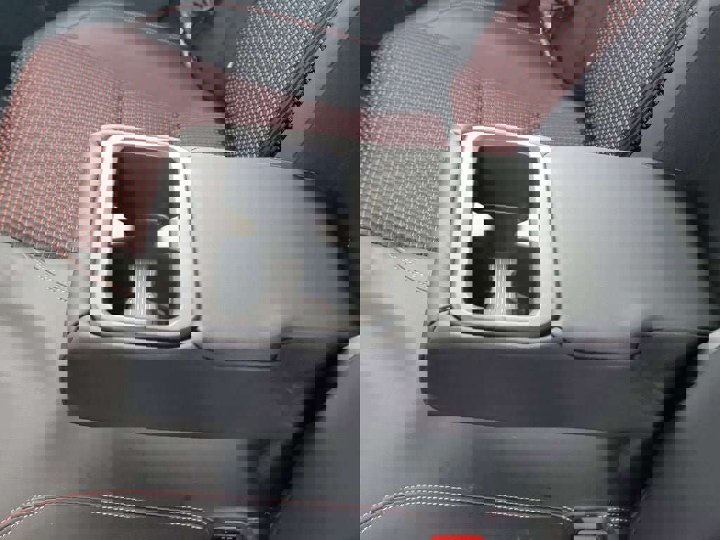 Certified 2025 Nissan Kicks SR w/ Illumination Package image 27