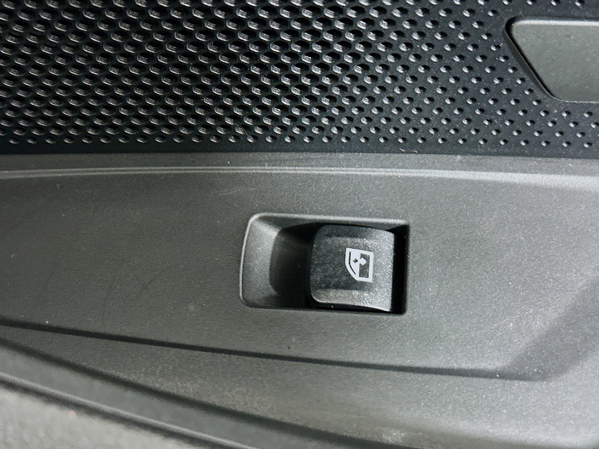 Used 2025 BMW 430i Convertible w/ Premium Package image 28