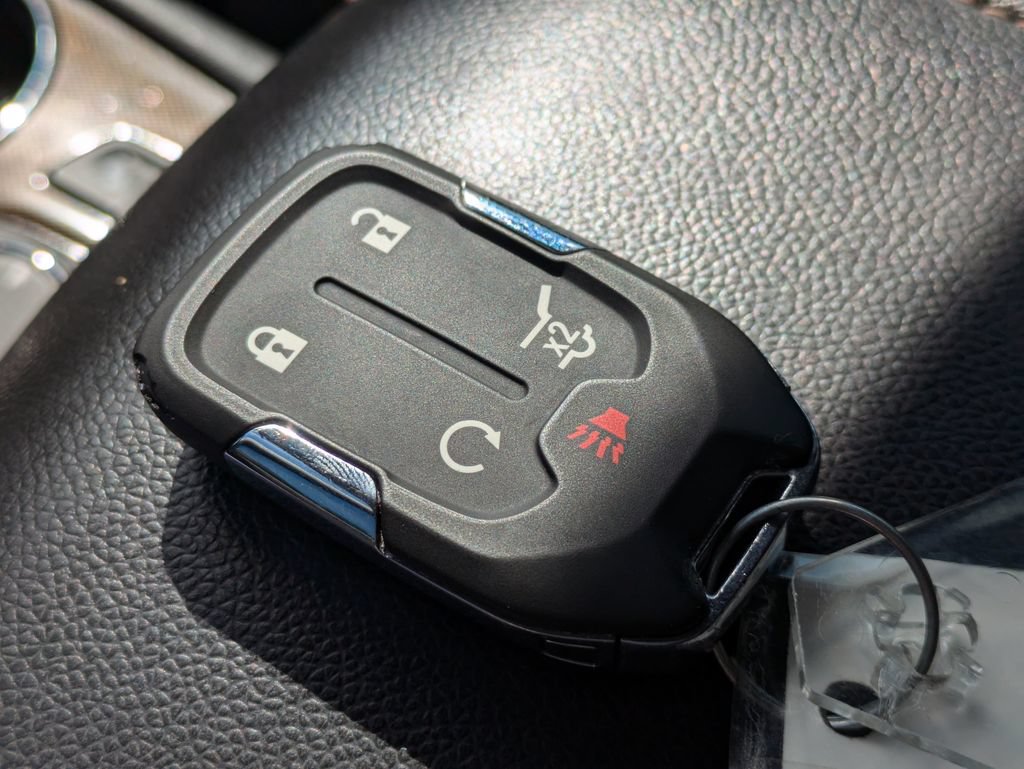 Used 2022 GMC Acadia AT4 w/ Technology Package AWD/4WD image 30