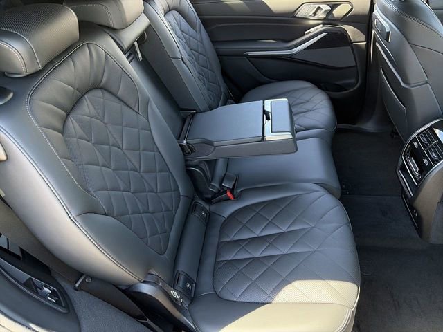 Certified 2025 BMW X7 xDrive40i w/ M Sport Package image 15