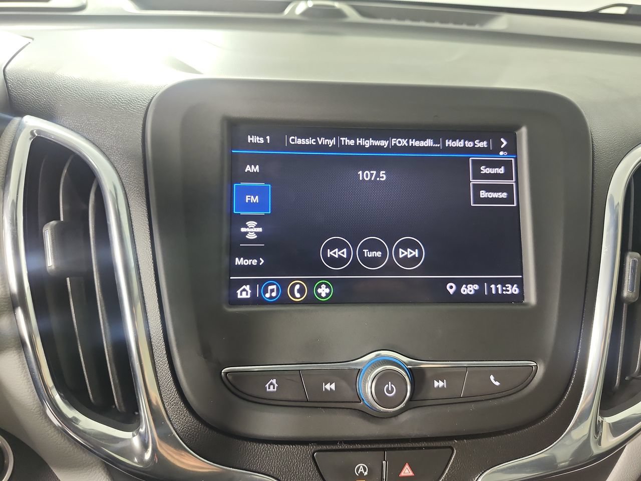 Used 2023 Chevrolet Equinox LS w/ LS Convenience Package AWD/4WD image 12