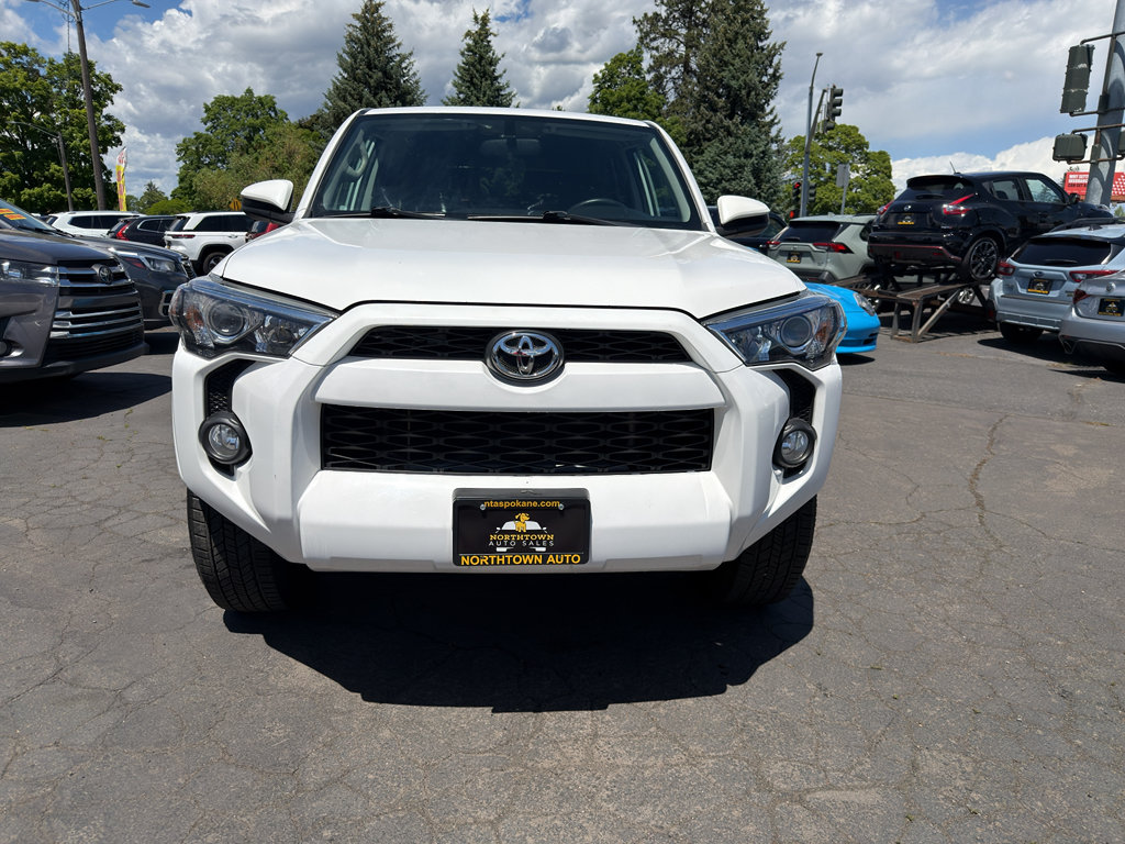 Used 2019 Toyota 4Runner SR5 AWD/4WD image 12
