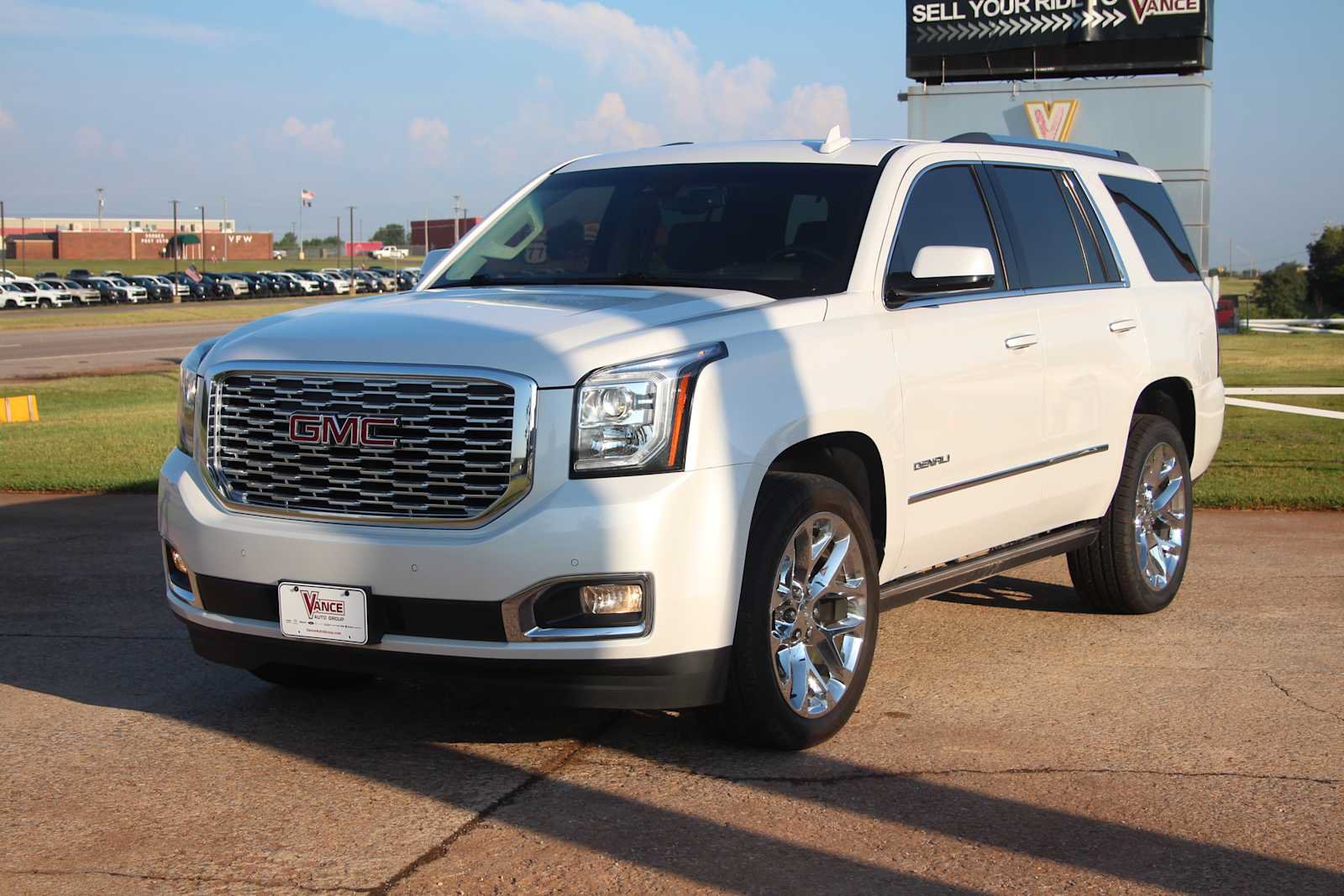 Used 2020 GMC Yukon Denali w/ Open Road Package AWD/4WD image 4