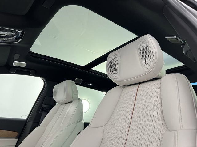 Used 2026 Cadillac Vistiq Sport image 19