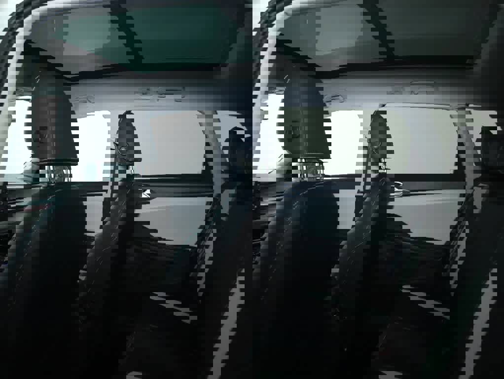 Certified 2025 Volkswagen Taos SEL image 15