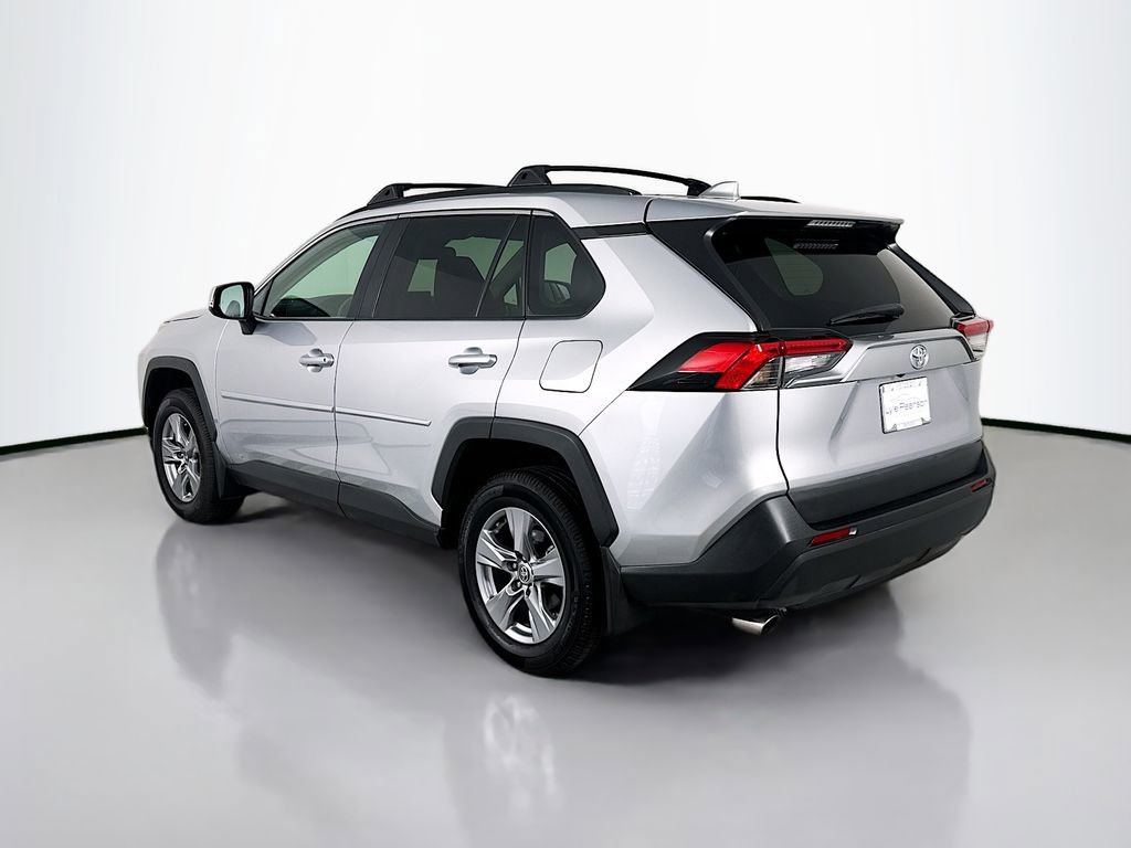 Used 2022 Toyota RAV4 XLE w/ XLE Grade Weather Package AWD/4WD image 3