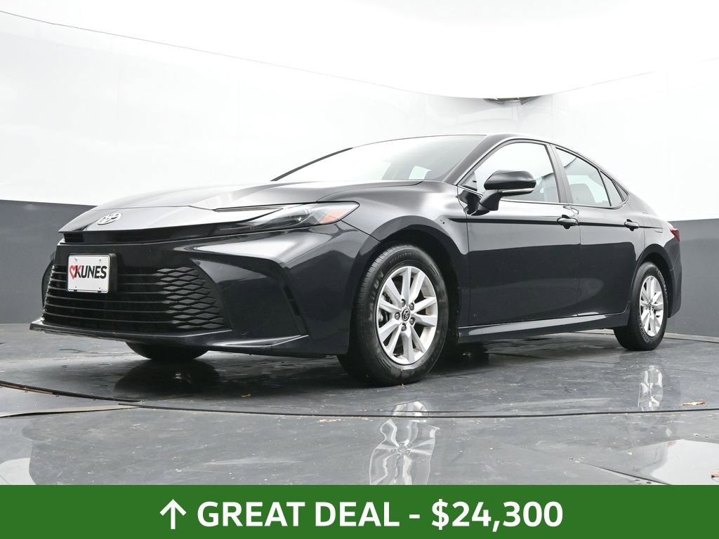 Used 2025 Toyota Camry LE image 45