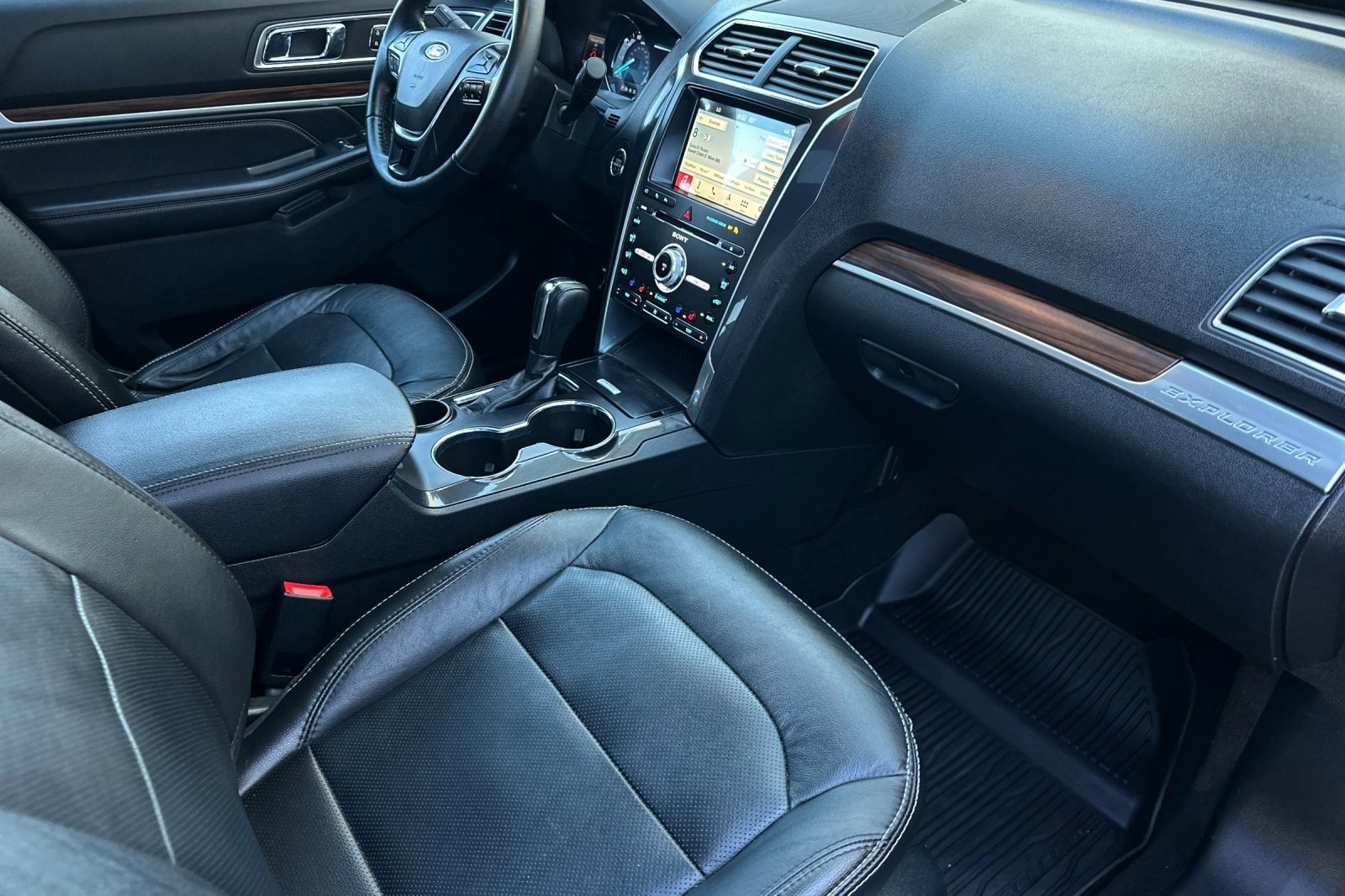 Used 2018 Ford Explorer Limited w/ Equipment Group 301A image 16