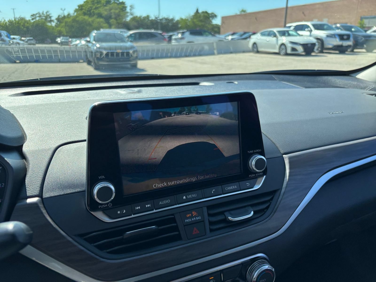 Used 2025 Nissan Altima 2.5 SV FWD image 22