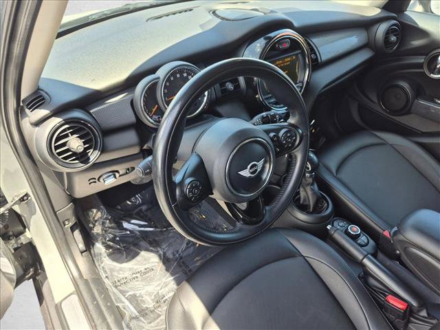 Used 2018 MINI Cooper 4-Door Hardtop FWD image 10