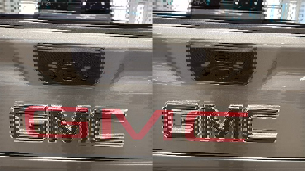 New 2026 GMC Sierra 3500 SLT w/ SLT Premium Package image 9