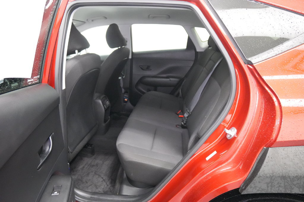 Used 2024 Hyundai Kona SEL AWD/4WD image 17