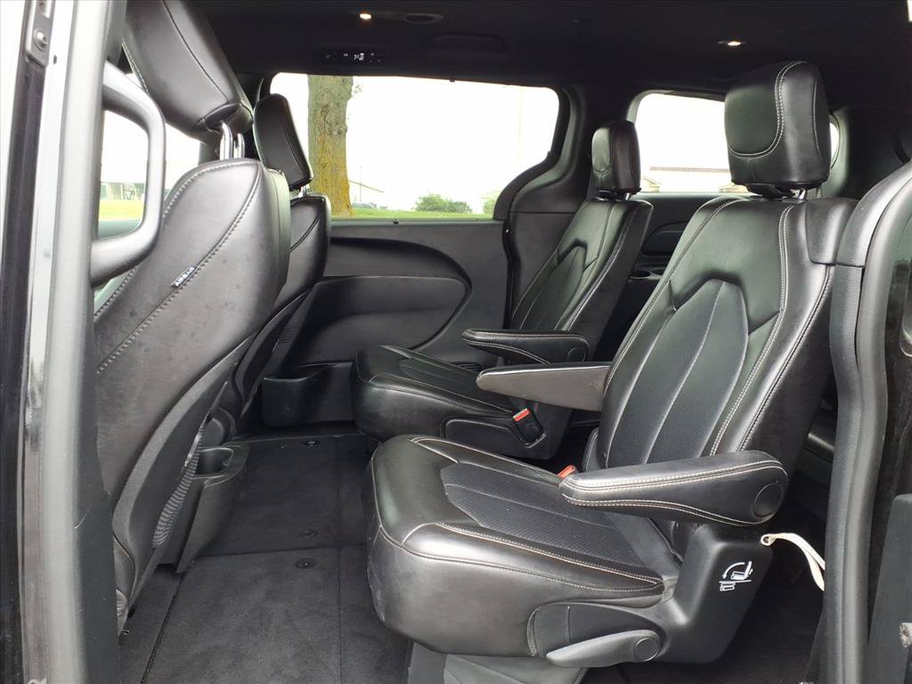 Used 2025 Chrysler Pacifica Select FWD image 27