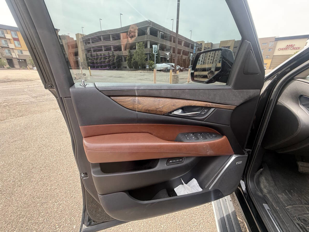 Used 2016 Cadillac Escalade Premium AWD/4WD image 19