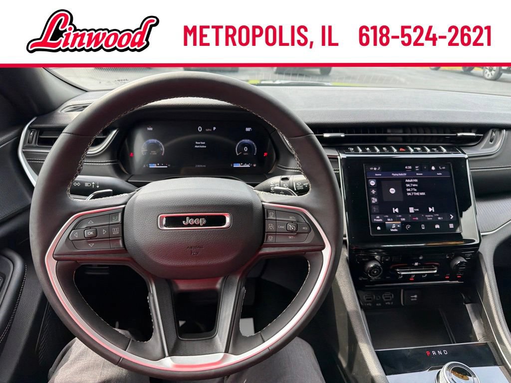 Used 2024 Jeep Grand Cherokee L Laredo AWD/4WD image 2