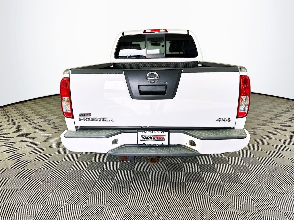 Used 2012 Nissan Frontier SV w/ Sport Appearance Pkg AWD/4WD image 9
