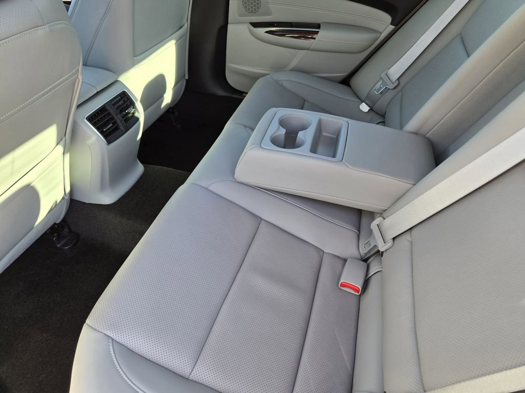 Used 2017 Acura TLX w/ Technology Package image 38