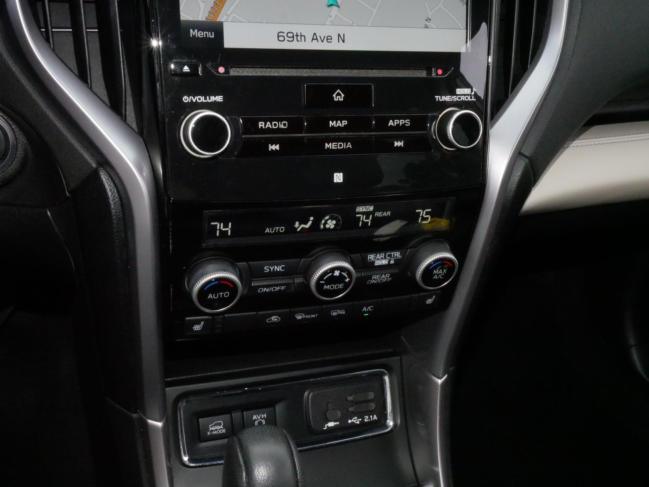 Used 2020 Subaru Ascent Limited w/ Technology Package AWD/4WD image 23