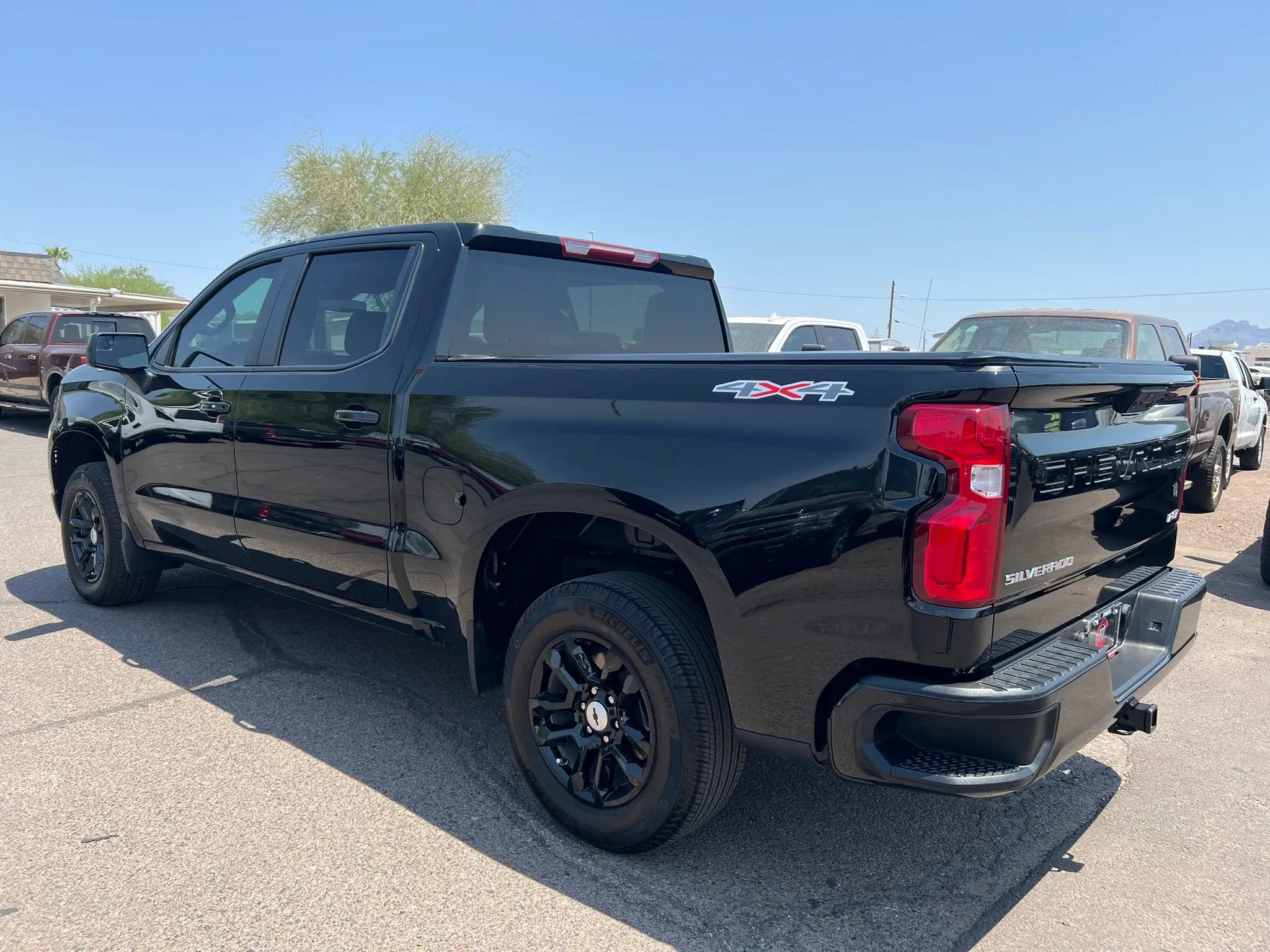 Used 2025 Chevrolet Silverado 1500 RST AWD/4WD image 3
