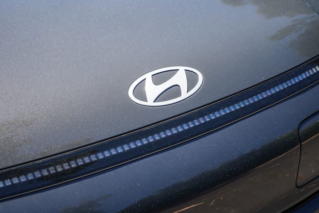 Certified 2024 Hyundai Kona SEL FWD image 11