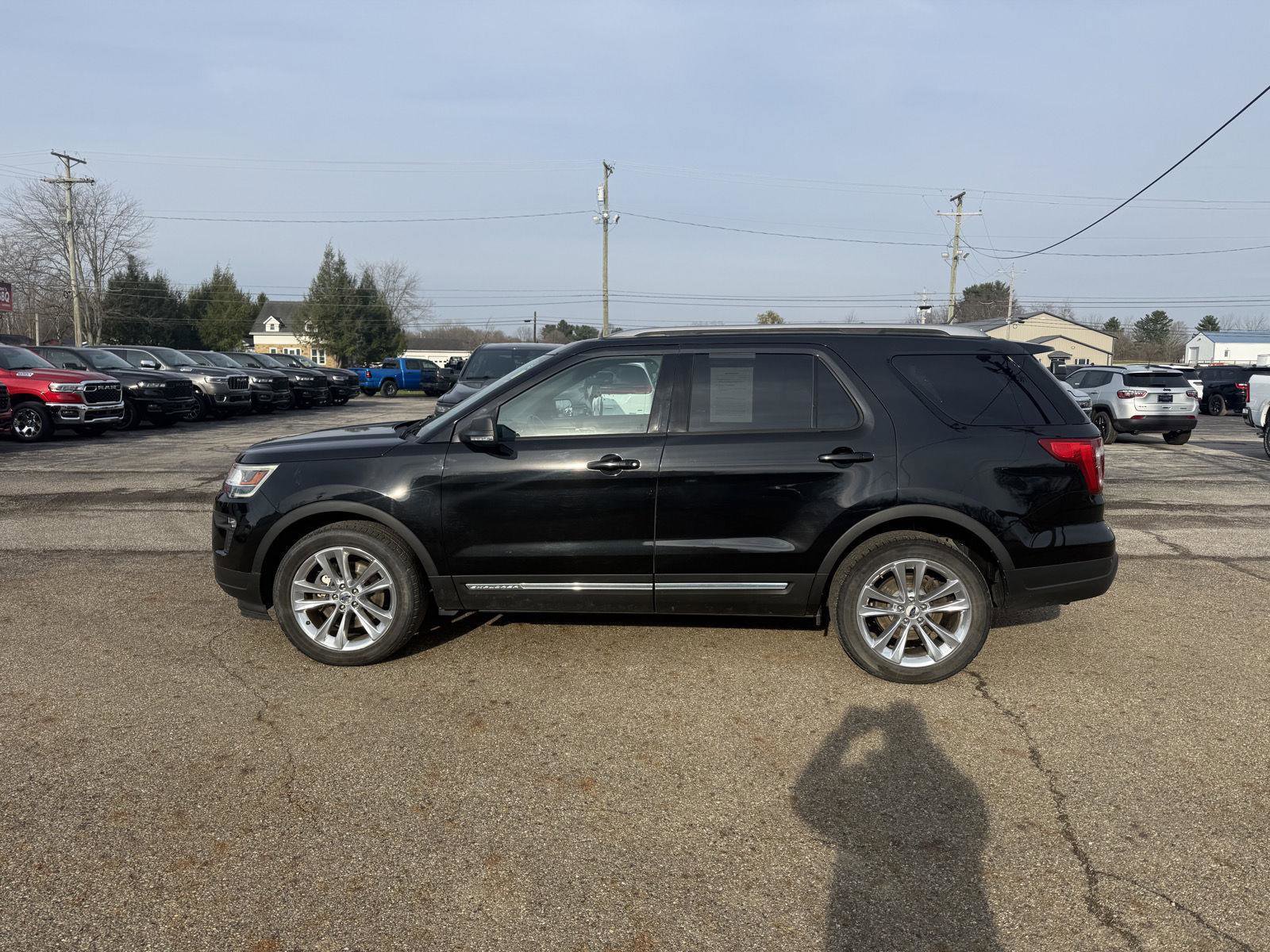 Used 2019 Ford Explorer XLT w/ Equipment Group 202A image 2