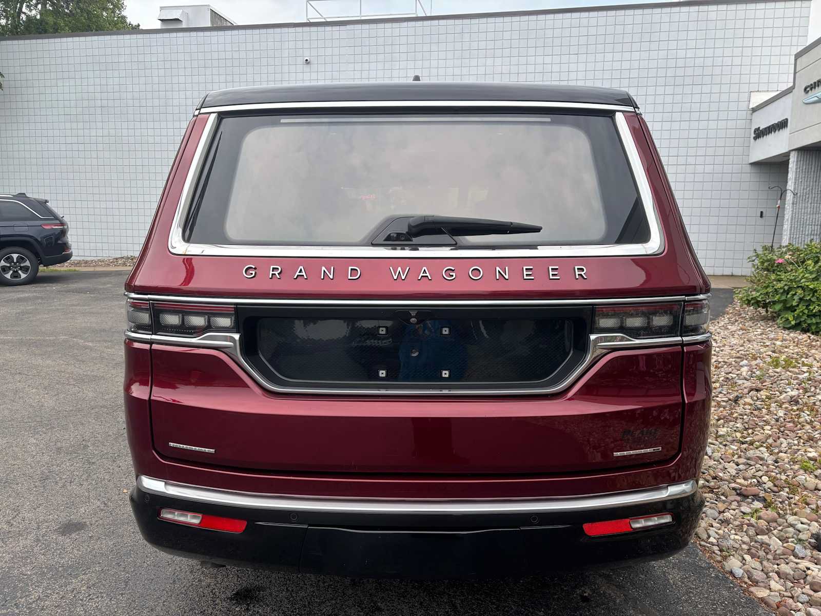 Used 2022 Jeep Grand Wagoneer Series III w/ Rear Seat Video Group 1 AWD/4WD image 5