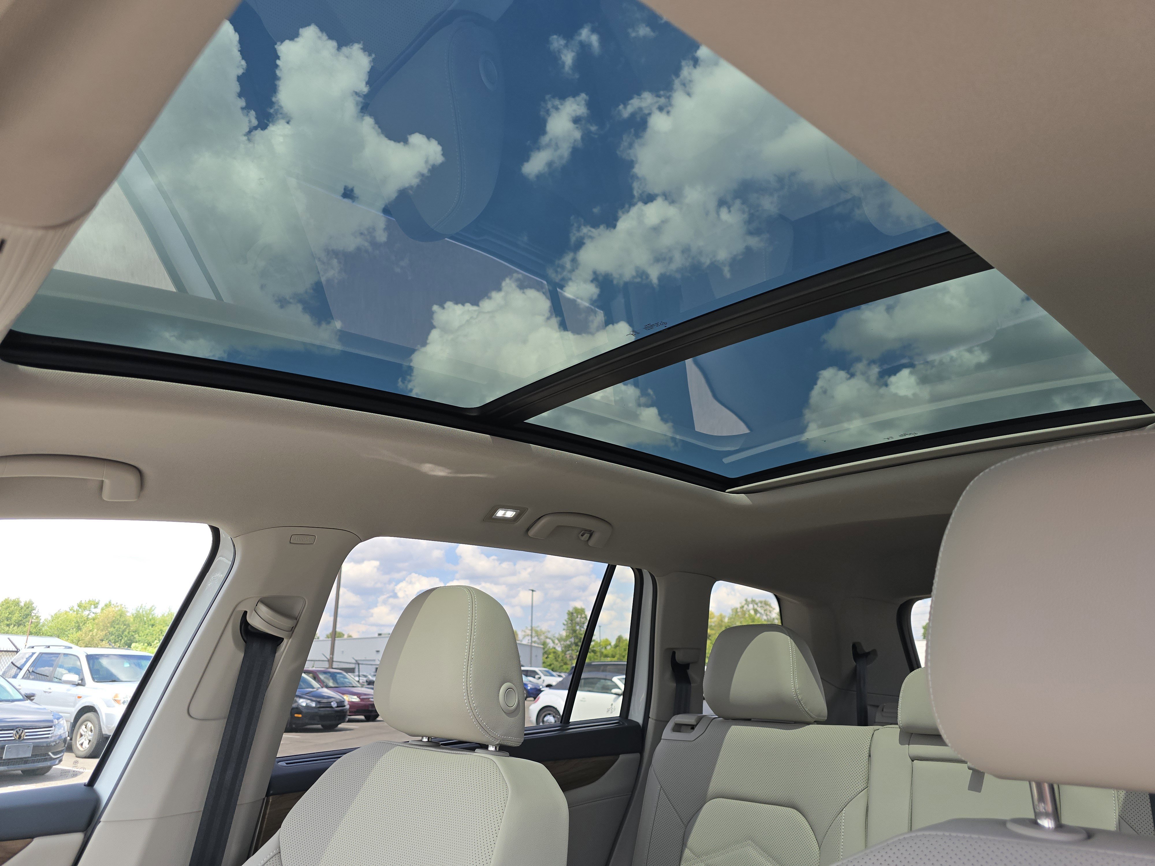 New 2026 Volkswagen Atlas SE image 9