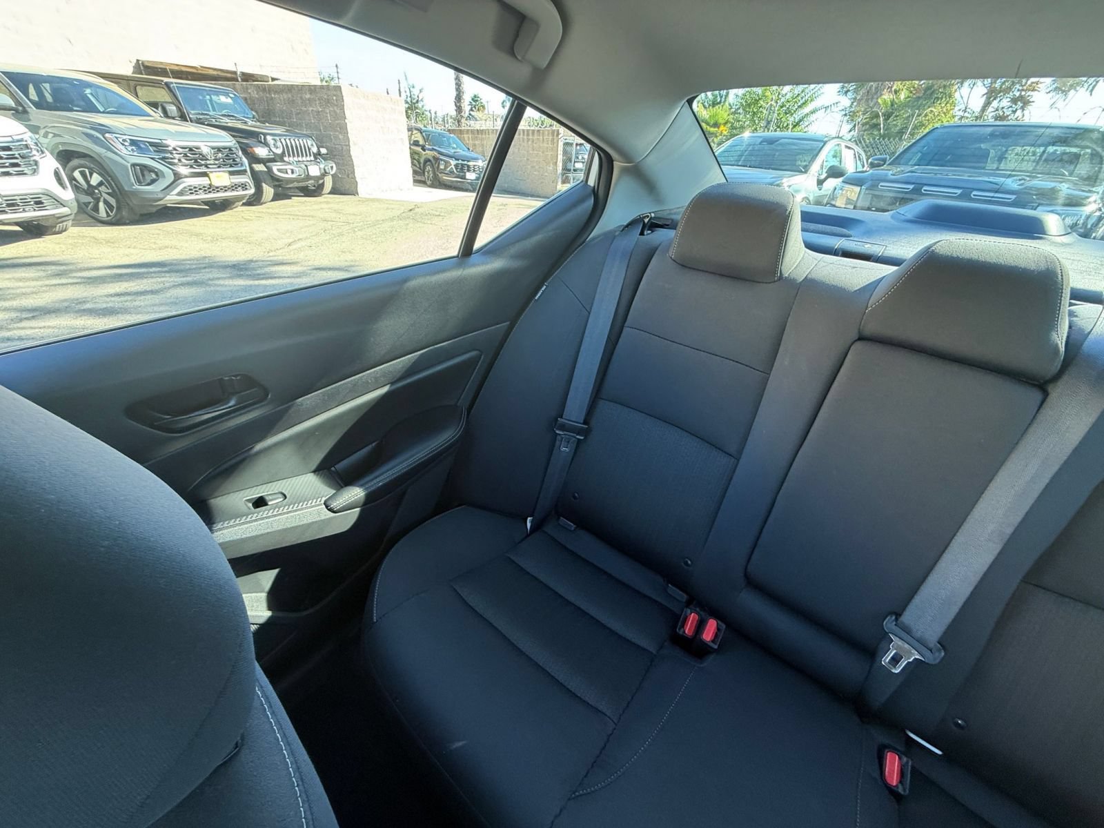 Used 2025 Nissan Altima 2.5 SV FWD image 38