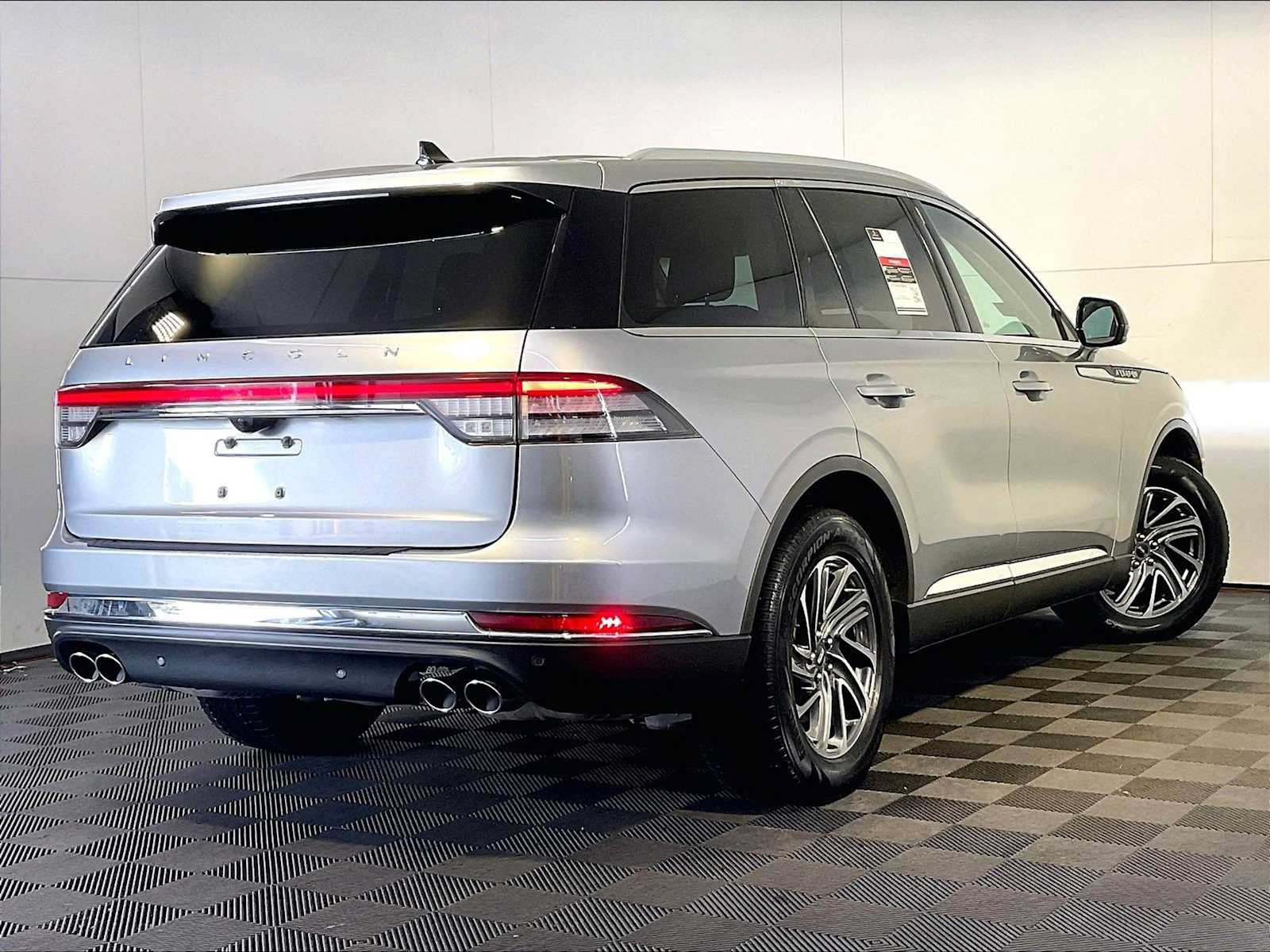 Used 2021 Lincoln Aviator AWD image 7