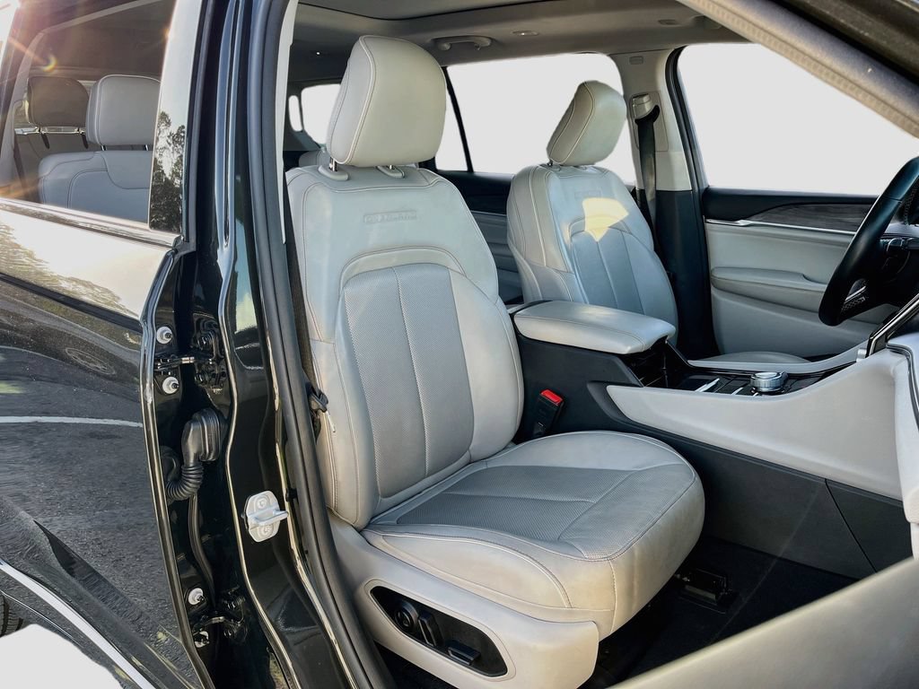 Certified 2022 Jeep Grand Cherokee L Overland AWD/4WD image 31