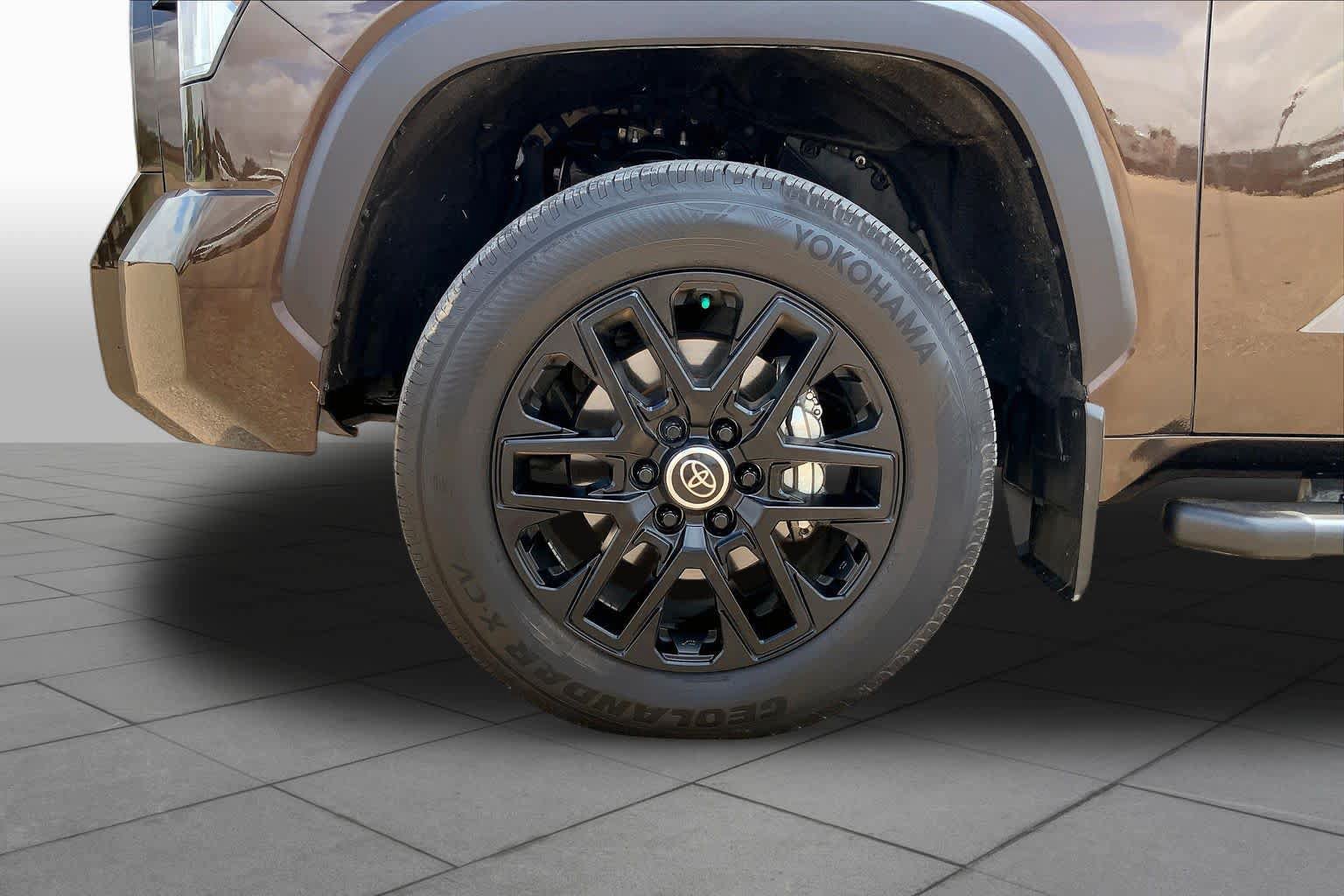 Used 2024 Toyota Tundra Limited AWD/4WD image 11