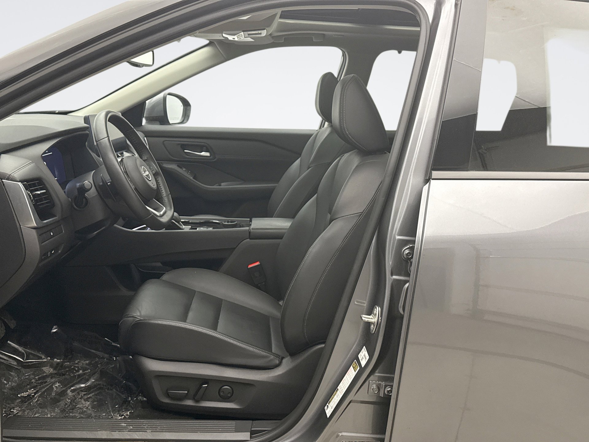 Used 2024 Nissan Rogue SL w/ SL Premium Package image 11