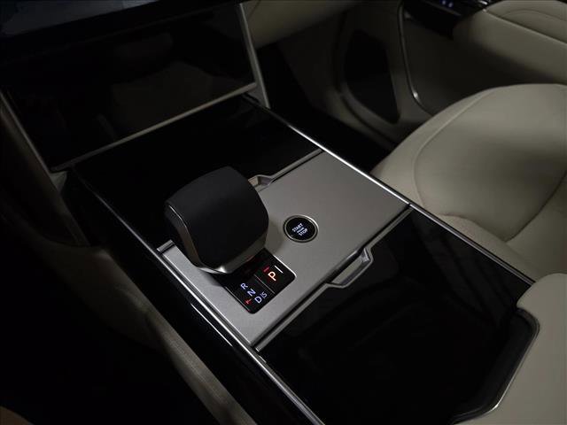 New 2026 Land Rover Range Rover Long Wheelbase Autobiography AWD/4WD image 26