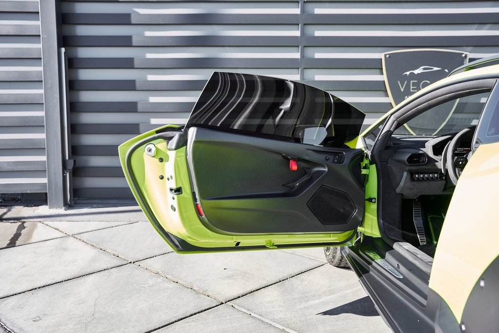 Used 2024 Lamborghini Huracan Sterrato image 36