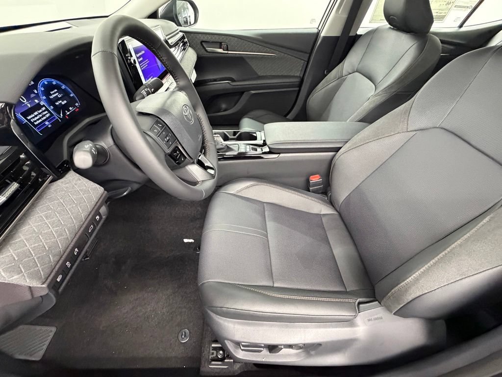 Used 2026 Toyota Camry XLE FWD image 17