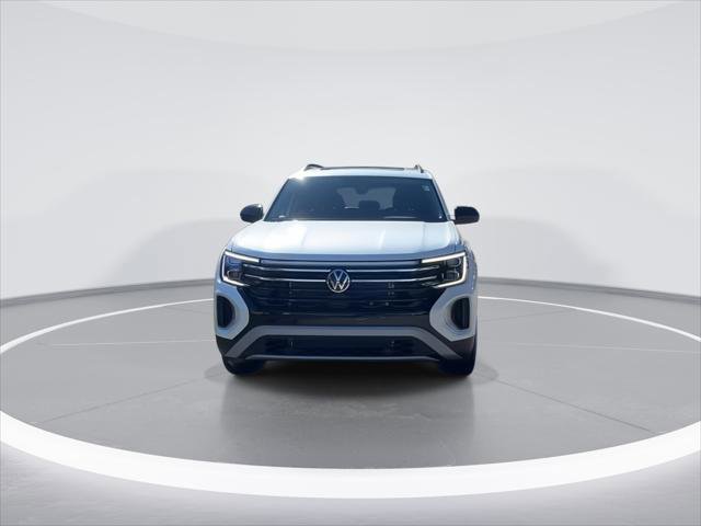 New 2026 Volkswagen Atlas Peak Edition image 3