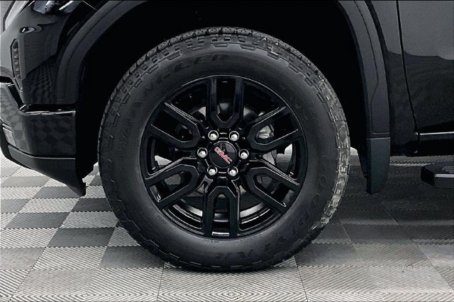 Used 2024 GMC Sierra 1500 Elevation w/ Elevation Premium Package AWD/4WD image 10