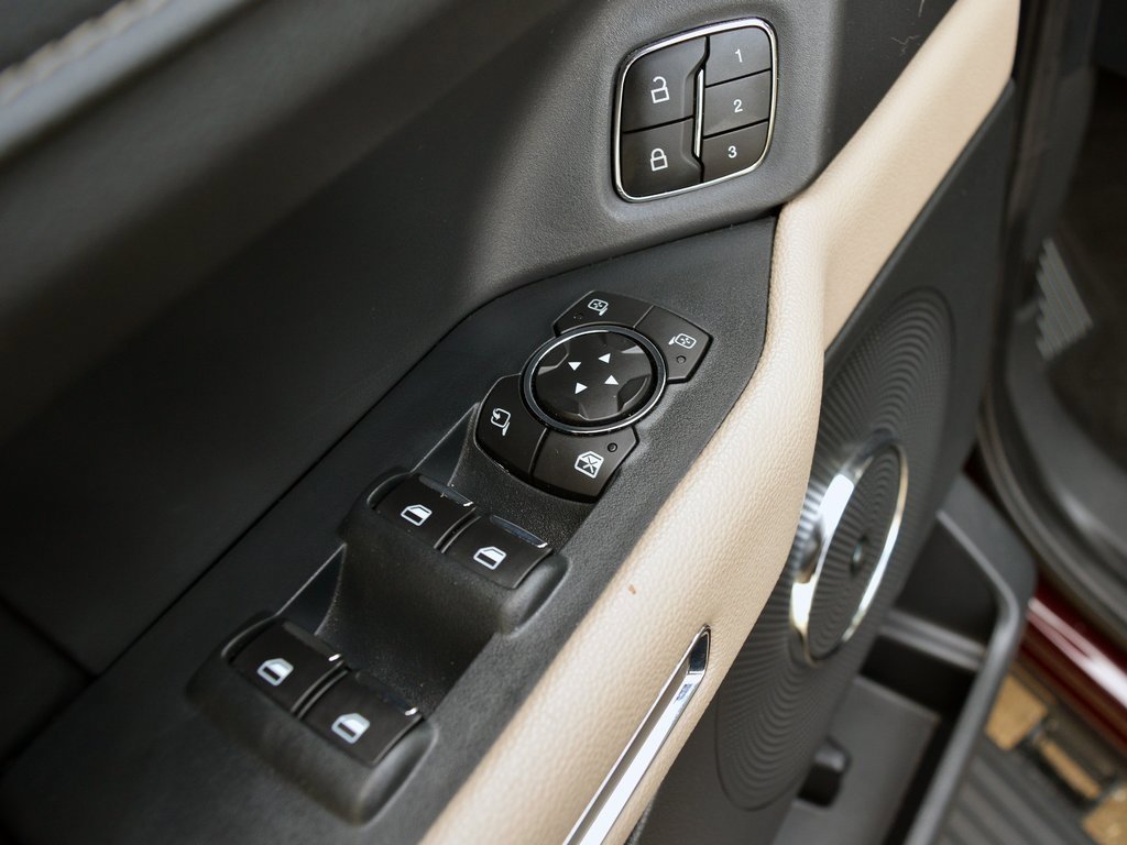 Used 2024 Ford Expedition Limited image 30