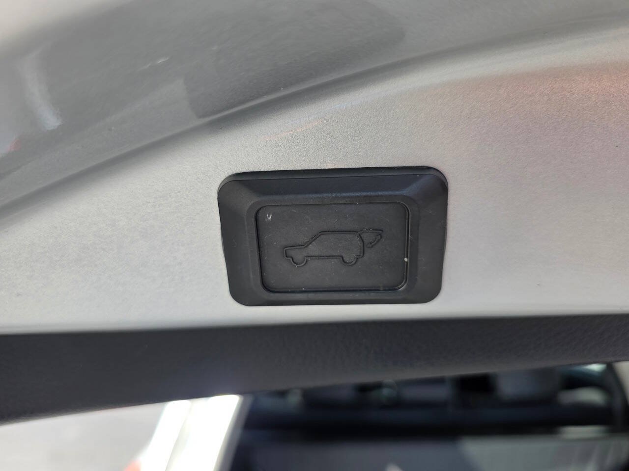 Used 2013 Toyota RAV4 Limited FWD image 25