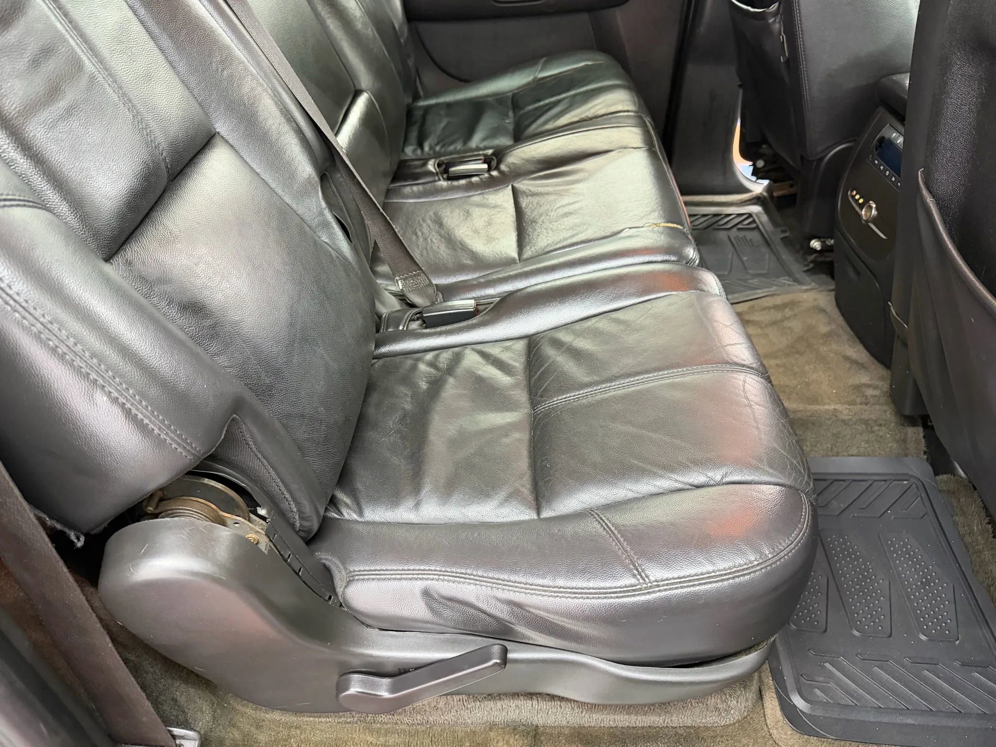 Used 2008 Chevrolet Suburban LT w/ LT Preferred Equipment Group image 12