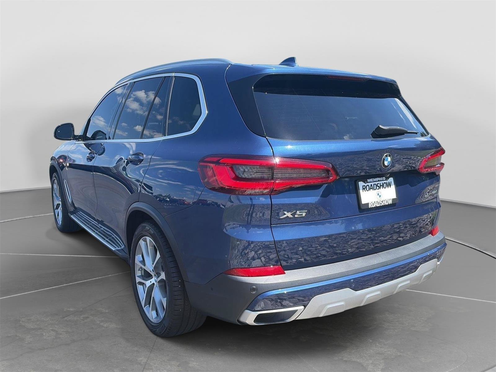 Used 2019 BMW X5 xDrive40i w/ Convenience Package AWD/4WD image 3