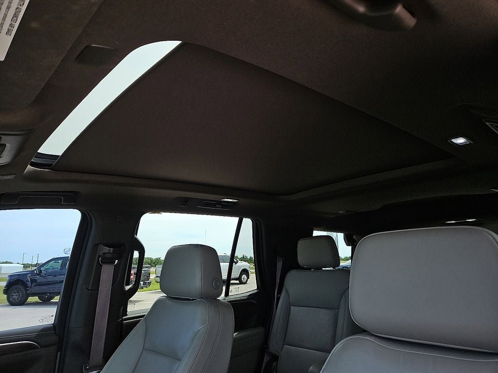 Used 2022 Chevrolet Tahoe Z71 w/ Z71 Off-Road Package AWD/4WD image 21