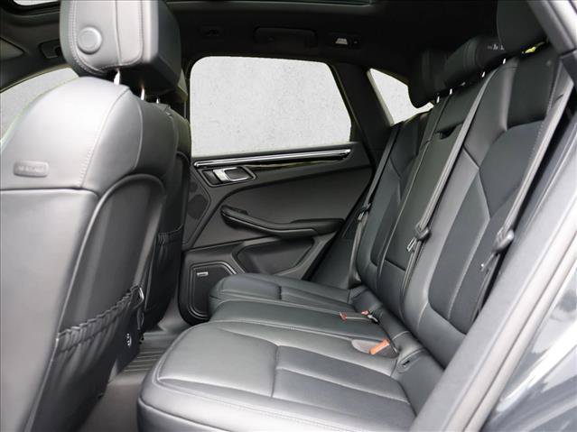 Used 2025 Porsche Macan S AWD/4WD image 26