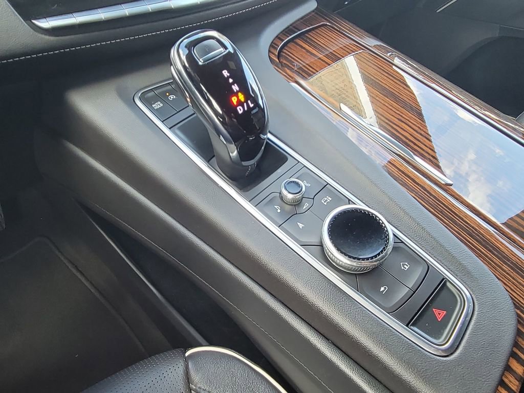 Certified 2022 Cadillac Escalade Premium Luxury image 15