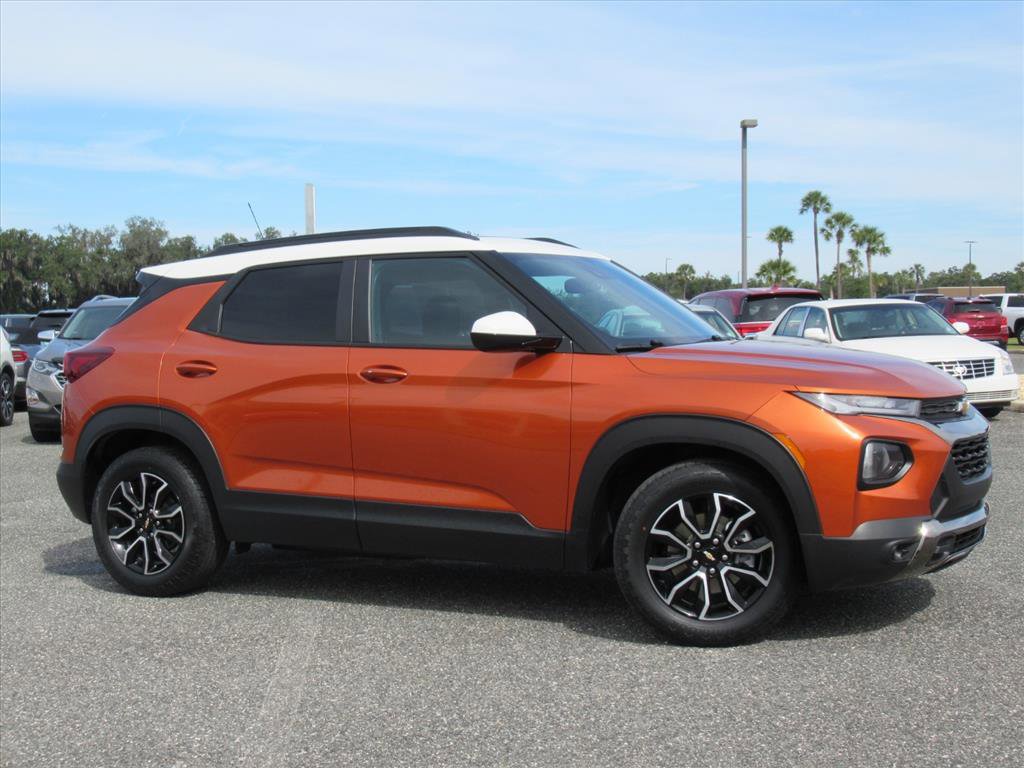 Used 2023 Chevrolet TrailBlazer ACTIV w/ Sun and Liftgate Package image 2