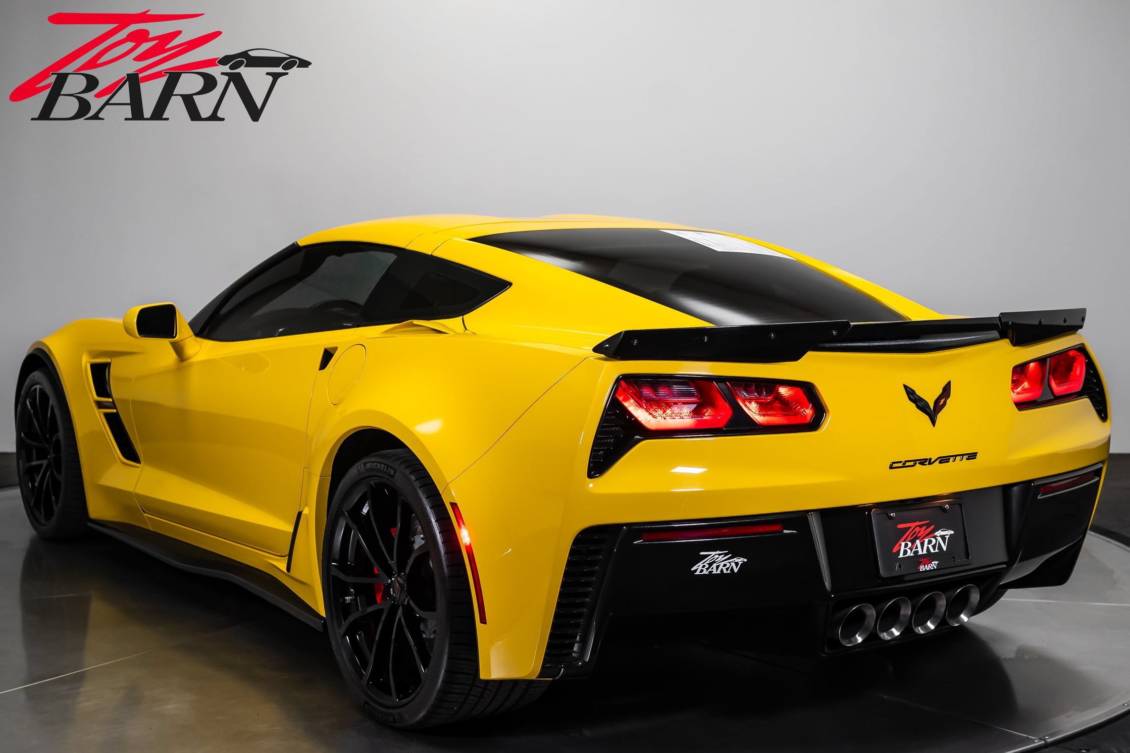Used 2019 Chevrolet Corvette Grand Sport w/ Carbon Flash Badge Package RWD image 11
