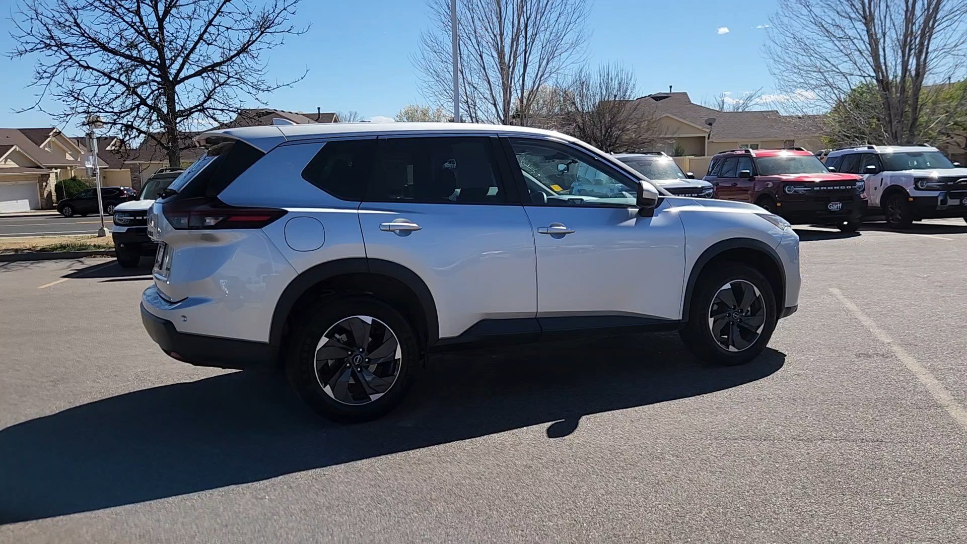 Used 2025 Nissan Rogue SV image 13