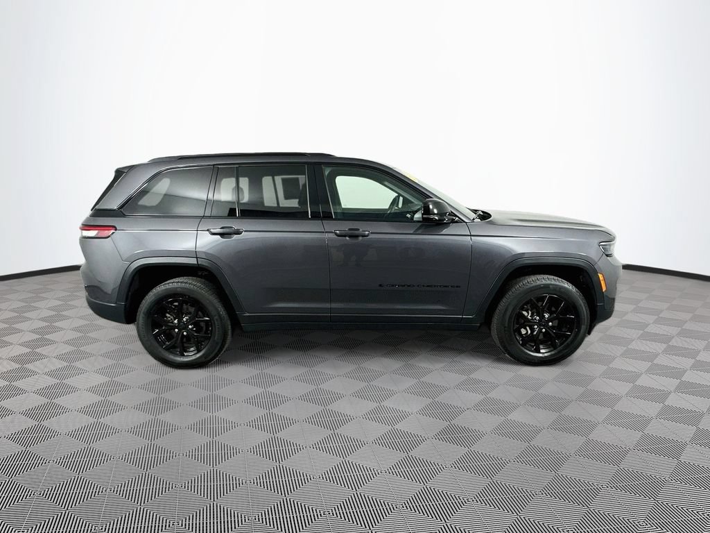 Certified 2025 Jeep Grand Cherokee Altitude AWD/4WD image 14